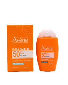 Avene Solar Ultra Mat Fluido 50 máxima protección para pieles sensibles mixtasgrasas. Sin perfume, resistente al agua, muy alta protección solar.

